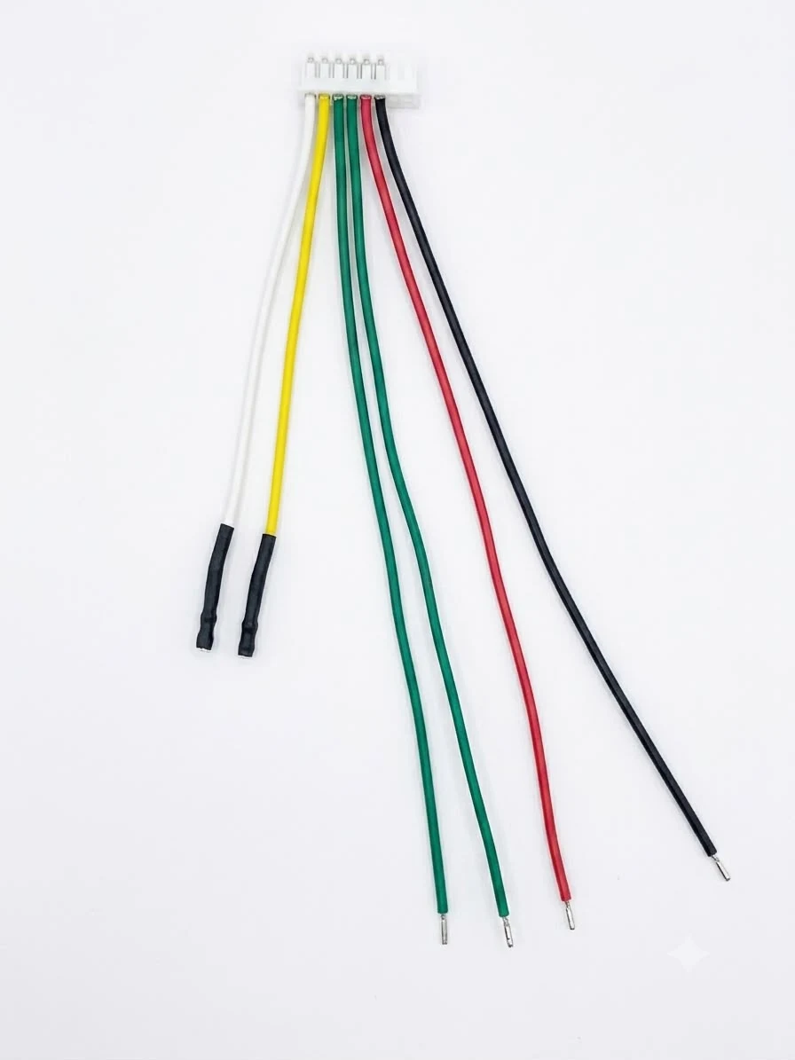 Conjunto de arneses eléctricos con conectores y terminales